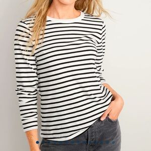 Old Navy Women’s Petite Striped long sleeved shirt Size L